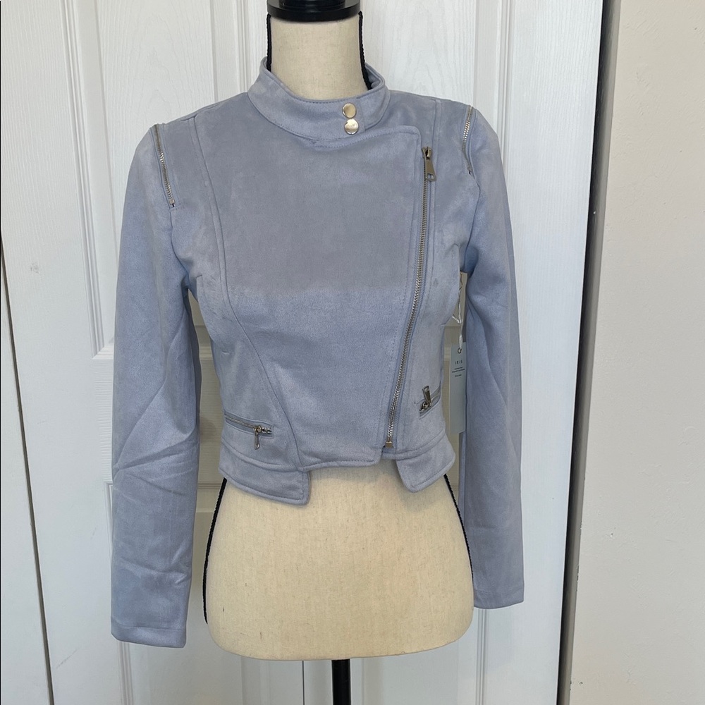NWT IRIS BASIC SOFT BLUE LONG SLEEVE JACKET. SIZE SMALL.